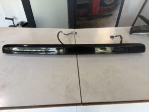 VF VE Holden Commodore Ute tailgate Garnish with reverse camera