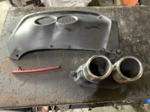 VF HSV Gen-F Clubsport Senator LH rear bumper bar insert, exhaust tip and reflector