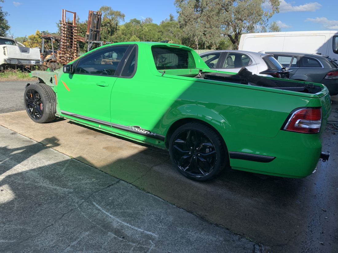 Wrecking 2017 VF 2 SSV Magnum Ute 6.2 LS3 V8 engine 6l80 6 speed auto 53ks - Image 2